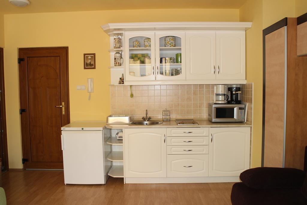 Mandarin Wellness Apartman Siófok Rum bild