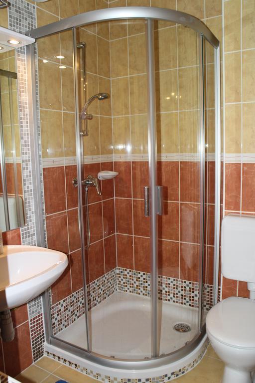 Mandarin Wellness Apartman Siófok Rum bild