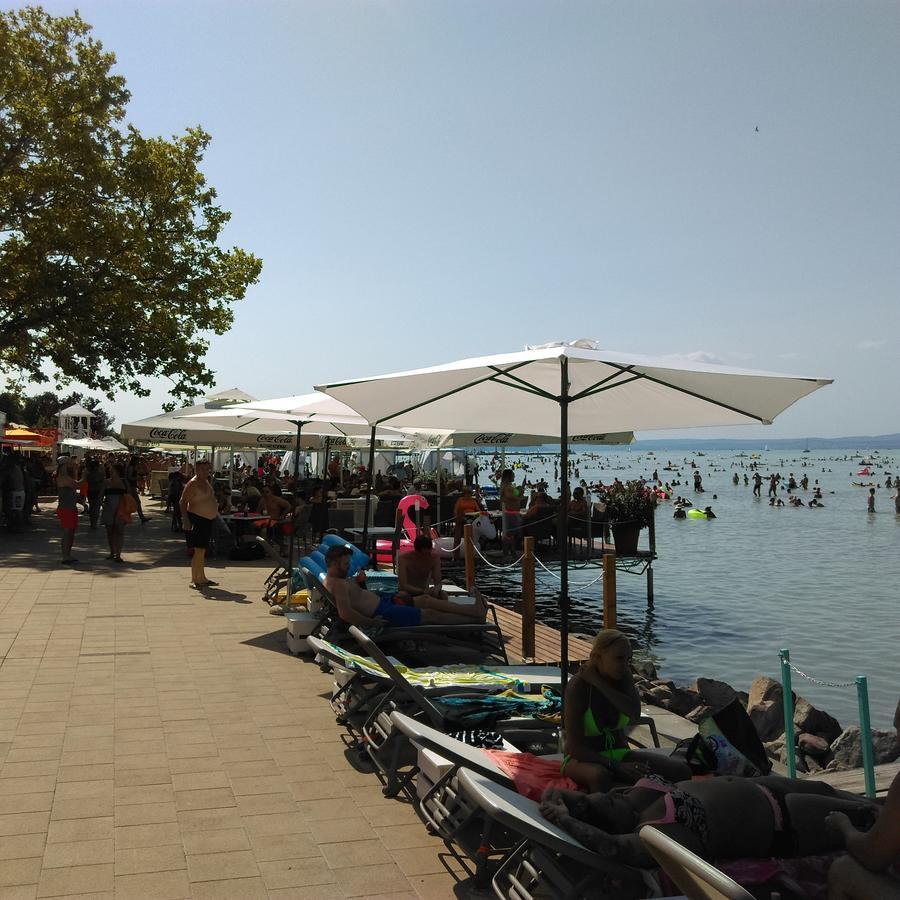 Mandarin Wellness Apartman Siófok Exteriör bild
