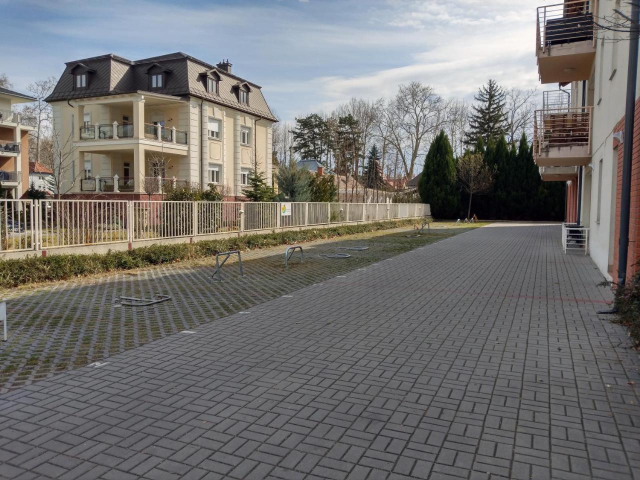 Mandarin Wellness Apartman Siófok Exteriör bild